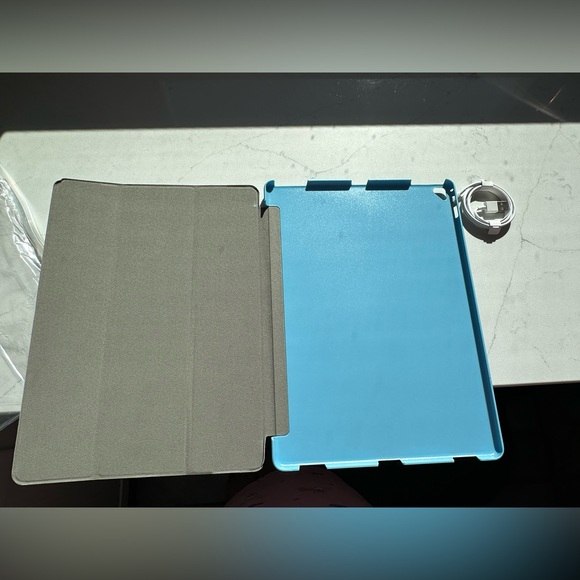 JETech Blue Case for iPad Pro 12.9 inch (2015, 2017 model) EUC - Picture 9 of 9